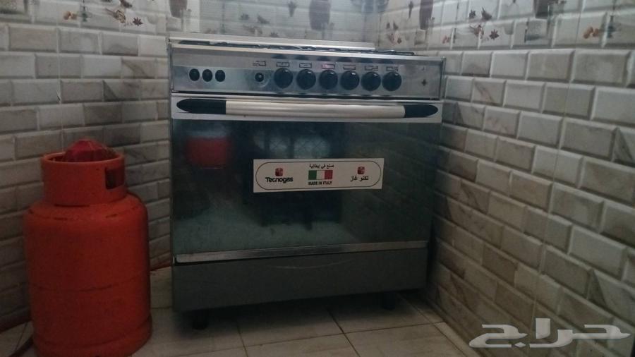 ثلاجه كبيره وثلاجه وسط وفرن مع انبوبة غاز نضيفه وشغااله63377903801345112
