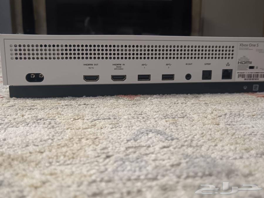 Xbox Series X, new, used once, no issues at all.63371726748801111
