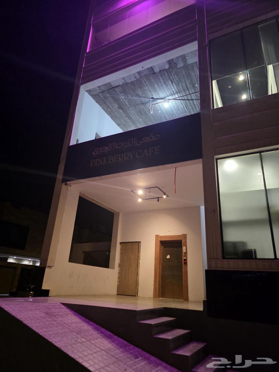 مقهى للتقبيل بموقع استراتيجي62898889026051112
