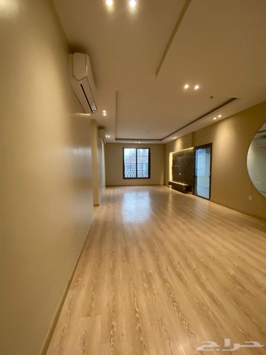 شقة حديثة للإيجار   الحمراء (قرب جسر البحرين) Modern Apartme633632538485781125