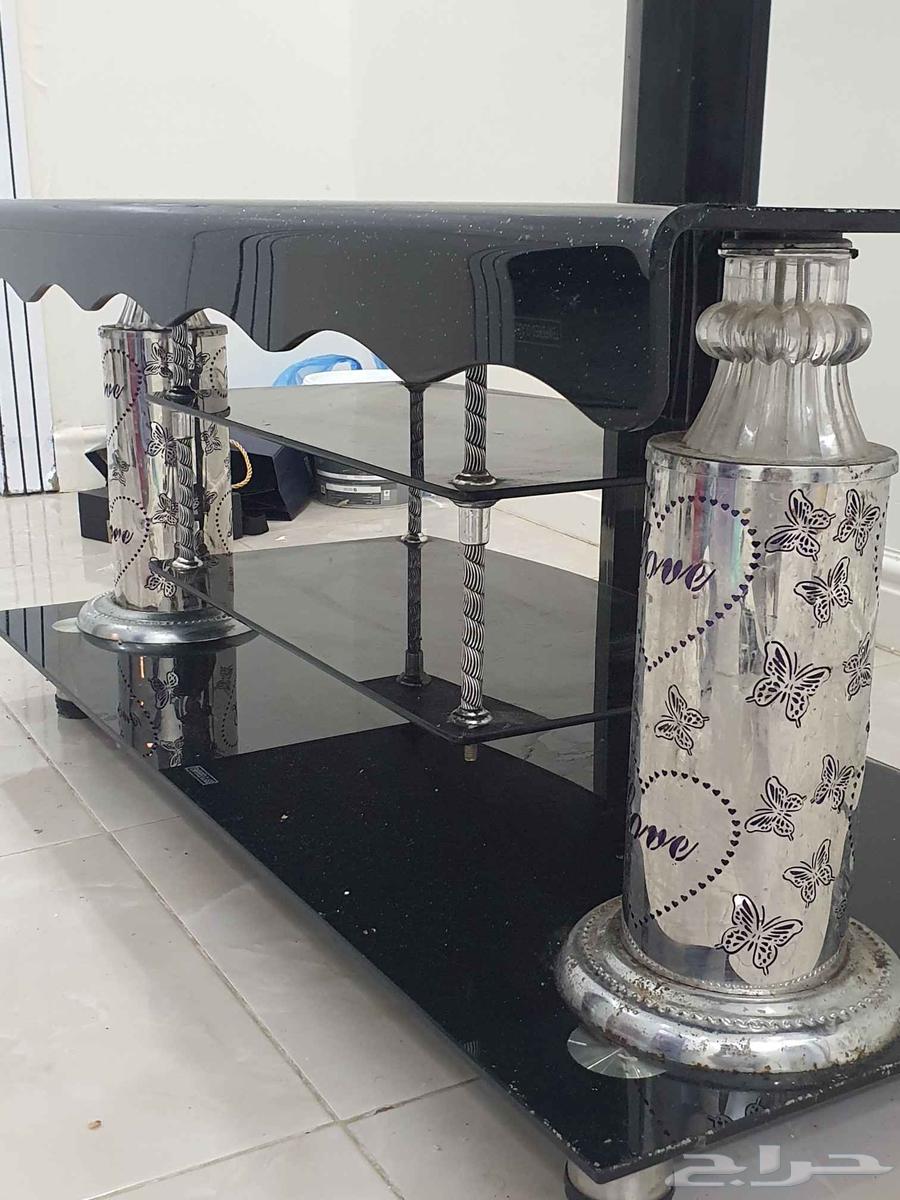 طاوله مع حامل تلفزيون ب150 ريال63362450024706112