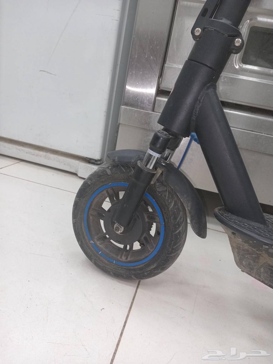 Big scooter with front and rear suspension, charger included63487193732225114