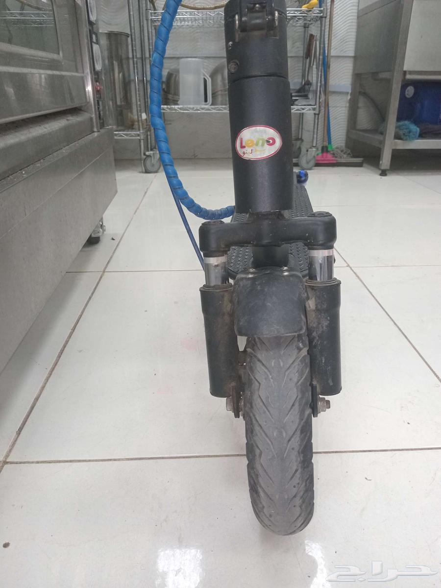 Big scooter with front and rear suspension, charger included63487193732225113