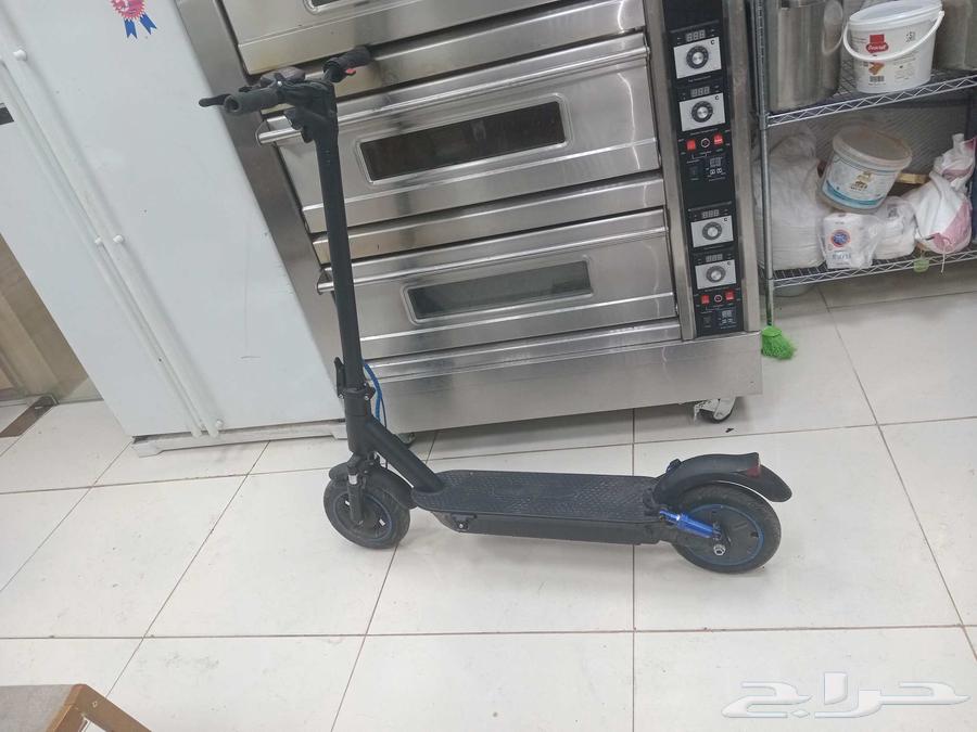 Big scooter with front and rear suspension, charger included63487193732225111