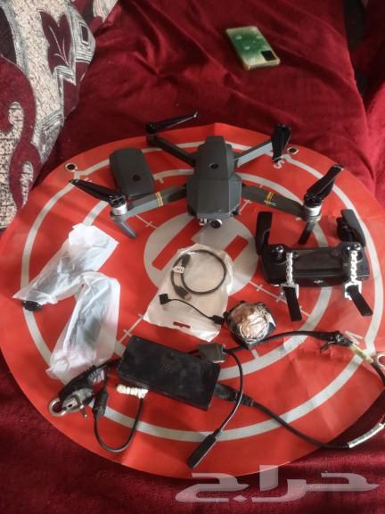 Inside, you have a Mavic Pro drone, a Mavic drone in good condition.633634262464021124