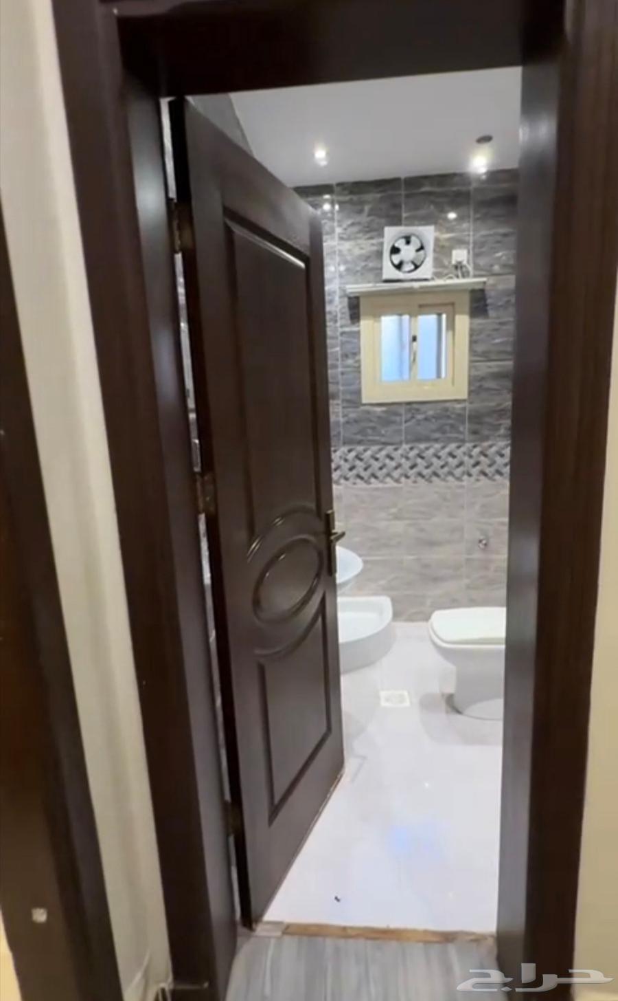 فيلا للإيجار فالشراع جاهزة للسكن 70.000 سنويا63359372724610113