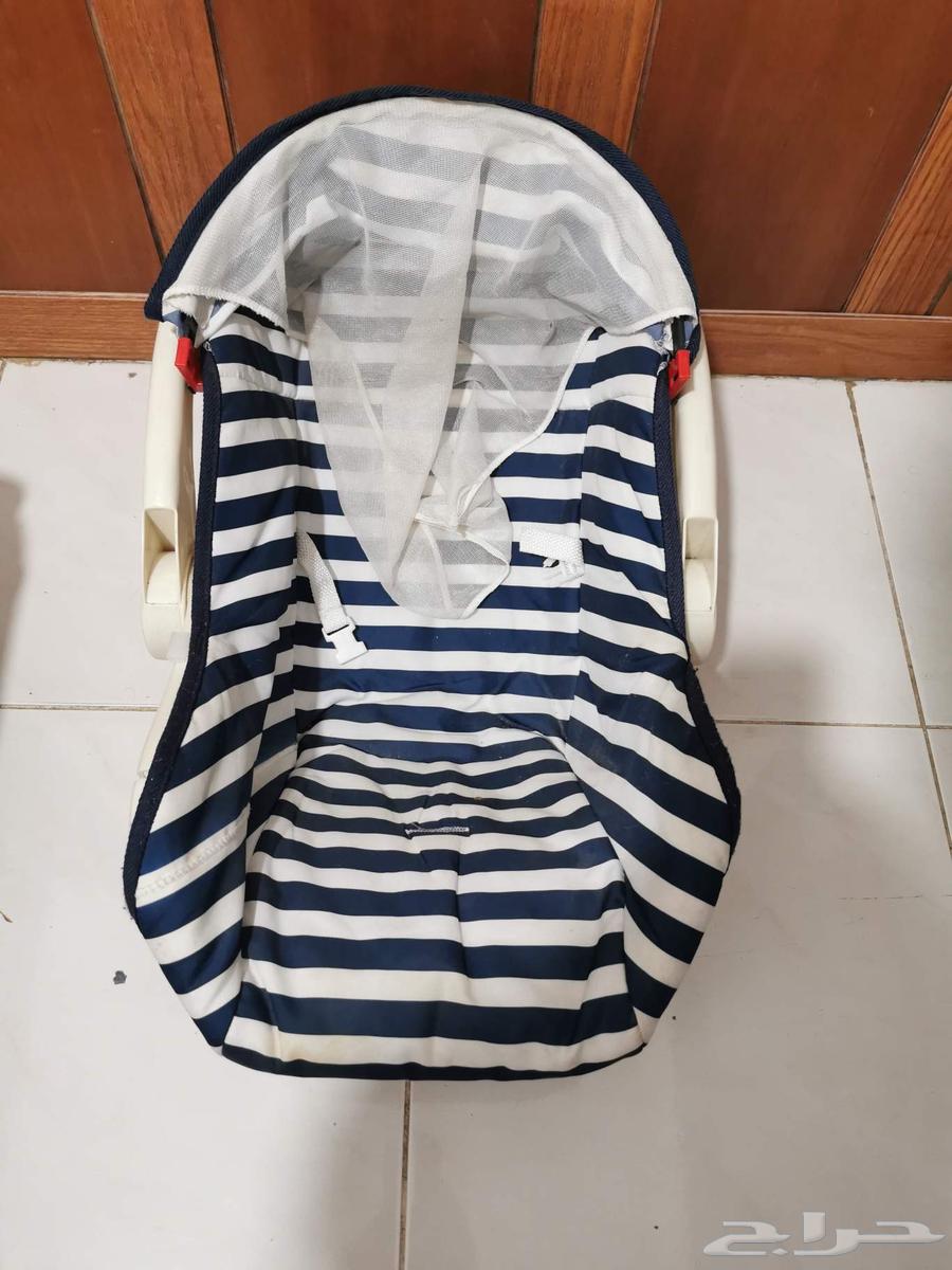 Children's blanket, baby stroller, 2 baby beds, 2 car seats, and 3 bathroom mirrors63354336732035111