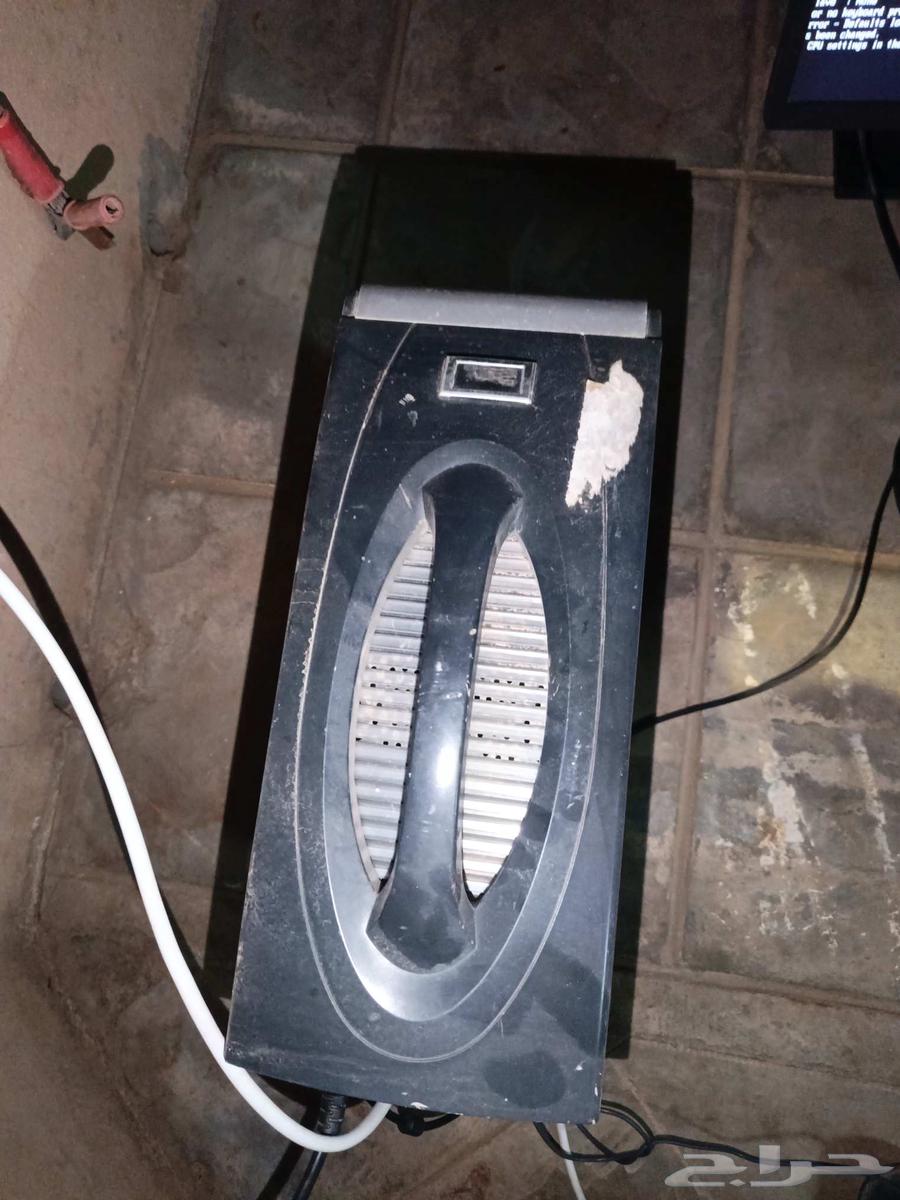 كمبيوتر PC جار عليه الزمن للبيع مع الشاشة مطلعه من المستودع.63359164602369114
