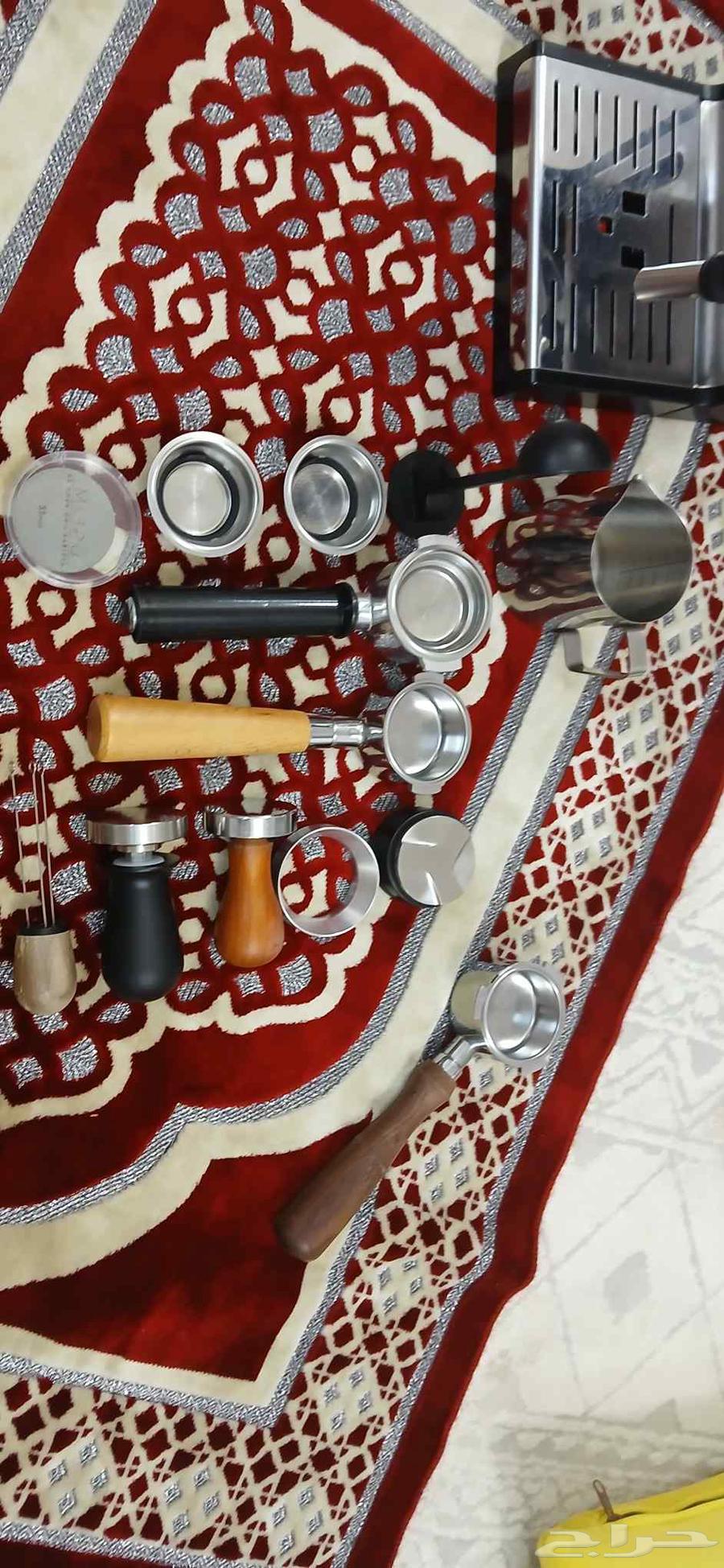 Delonghi coffee machine with accessories63355558028033112