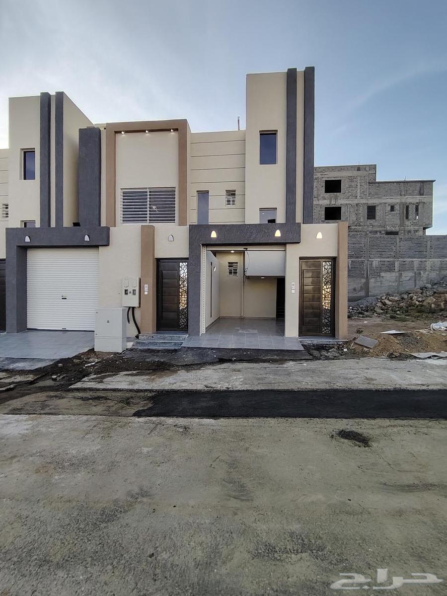 For sale: a ground floor with a car entrance in Al-Mahalla, Al-Zahra neighborhood.62897956776193111