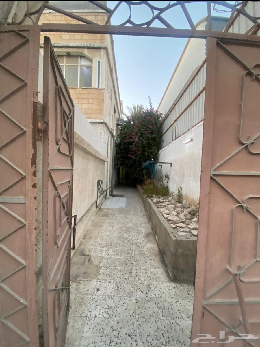 For sale: a building with one floor and two apartments, located in Al-Jalwia neighborhood, 900 thousand, area 660 square meters63348353359617113