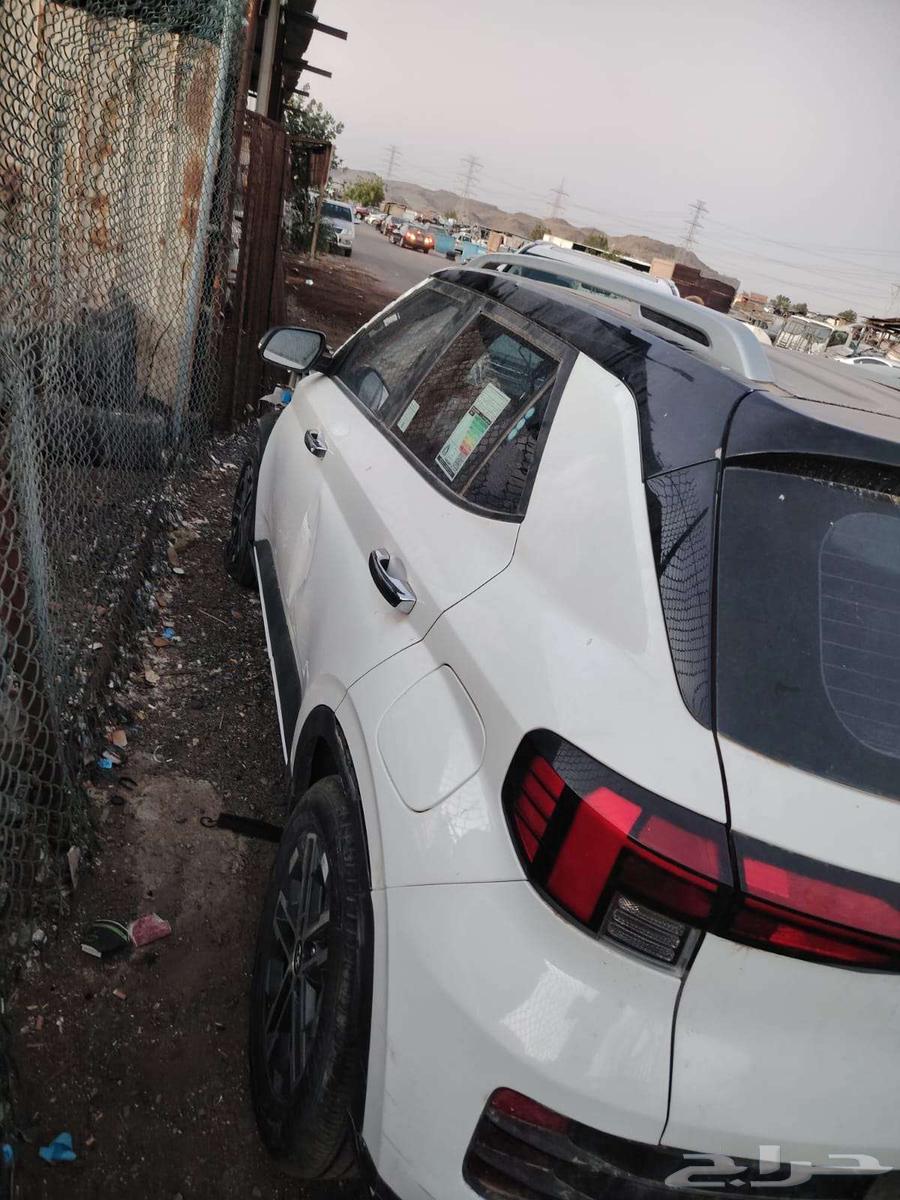 We have Hyundai Venue 2023 spare parts from salvage63615671467649112