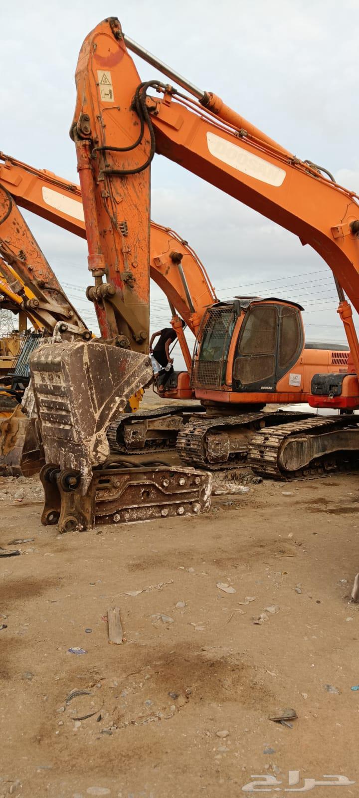Ali Al-Jinnidi.. Dig. Fill. Demolish. Call us.63027926672130114