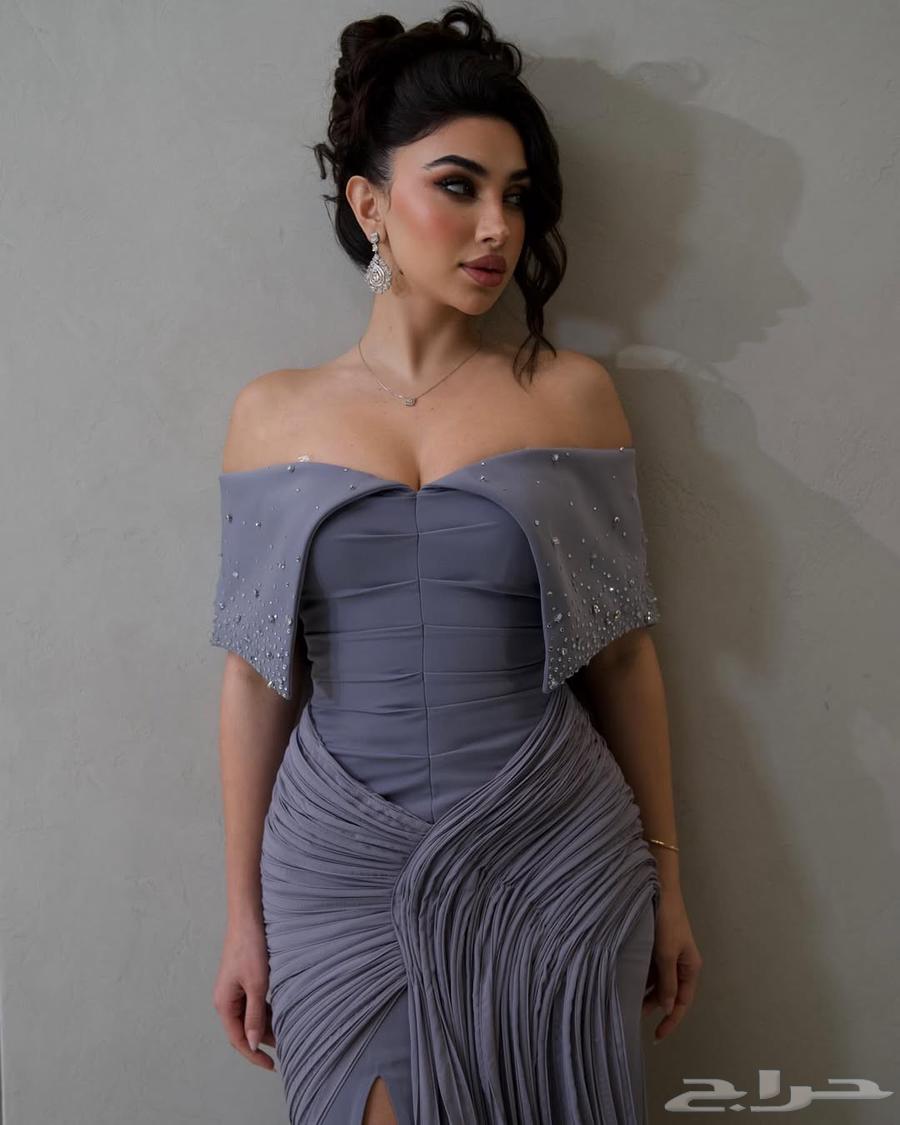Custom evening dresses for event organizers and those about to get married63533001815042111