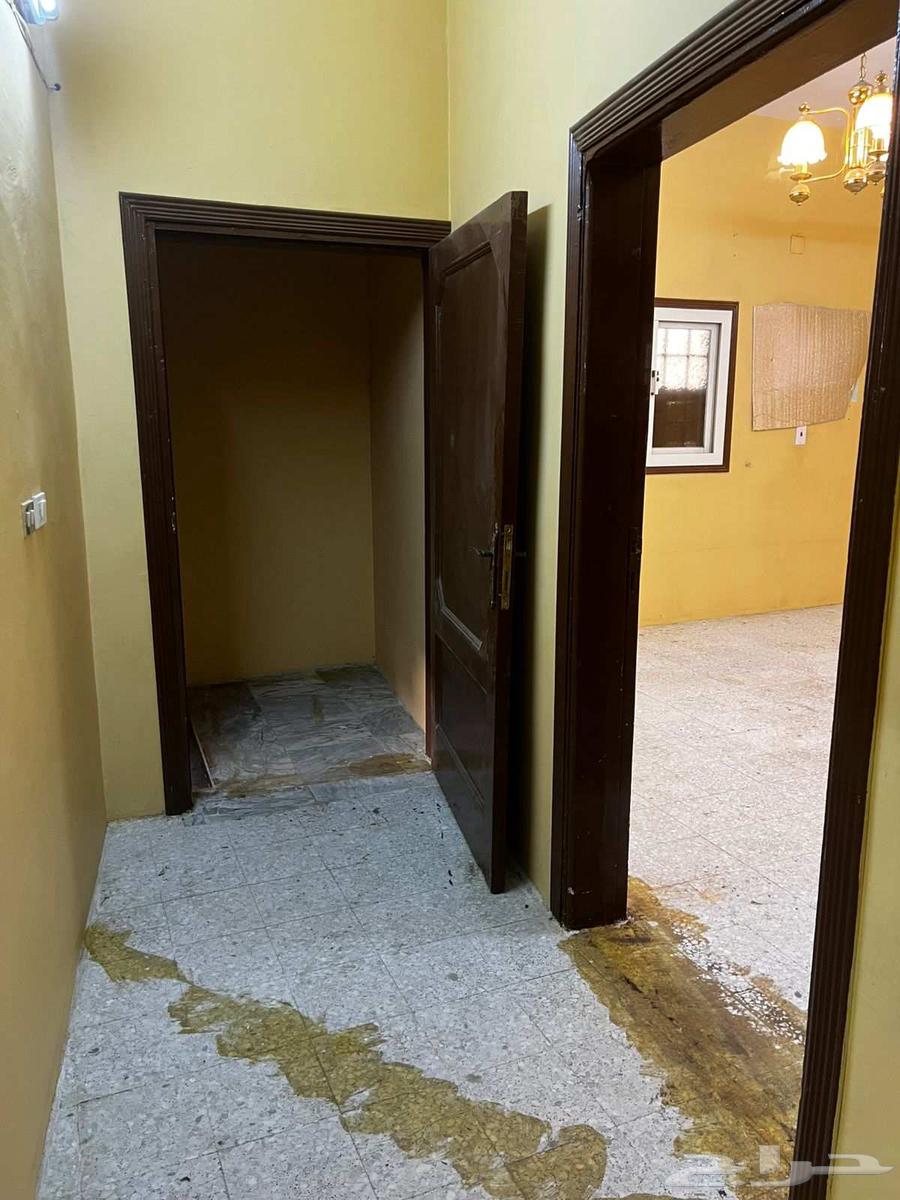 دور ارضي للايجار السنوي ثلاث غرف وصاله ودورتين مياه ومطبخ63027497747586113