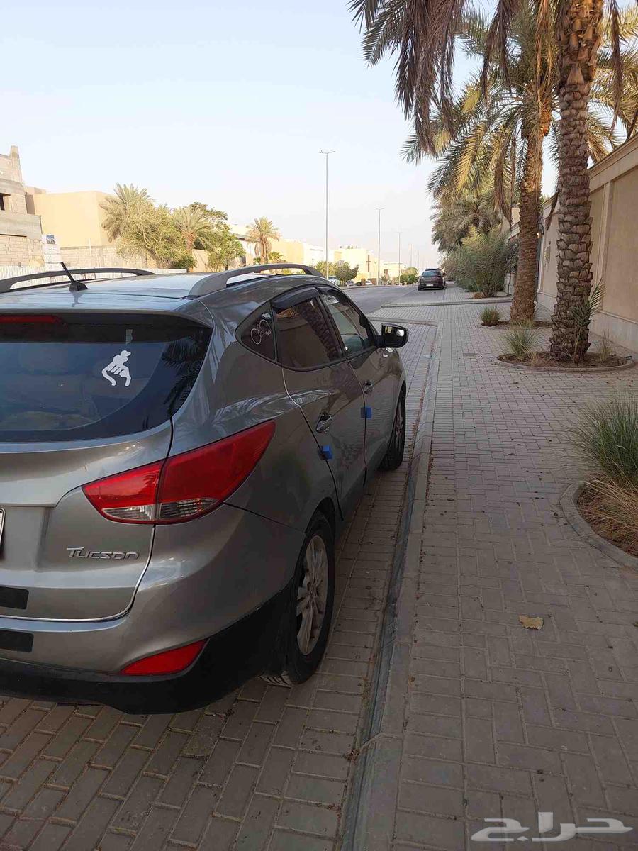 Hyundai Tucson 2012 full option car with 570 thousand mileage, price 26 thousand and above63615990449025112
