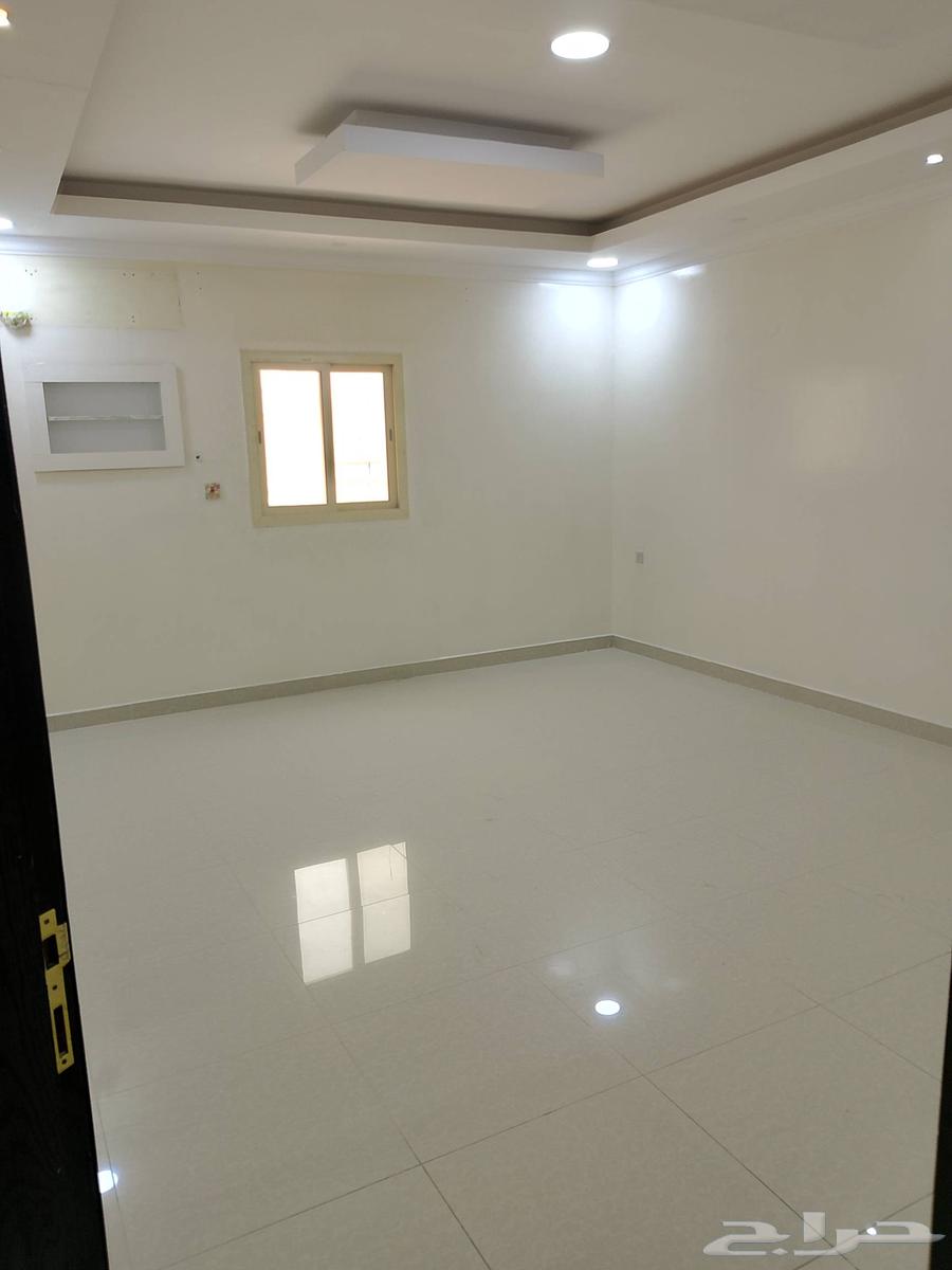 For rent, an apartment for families on the first floor in Al-Nour neighborhood, Dammam. 5 rooms and a living room.63005765182721112