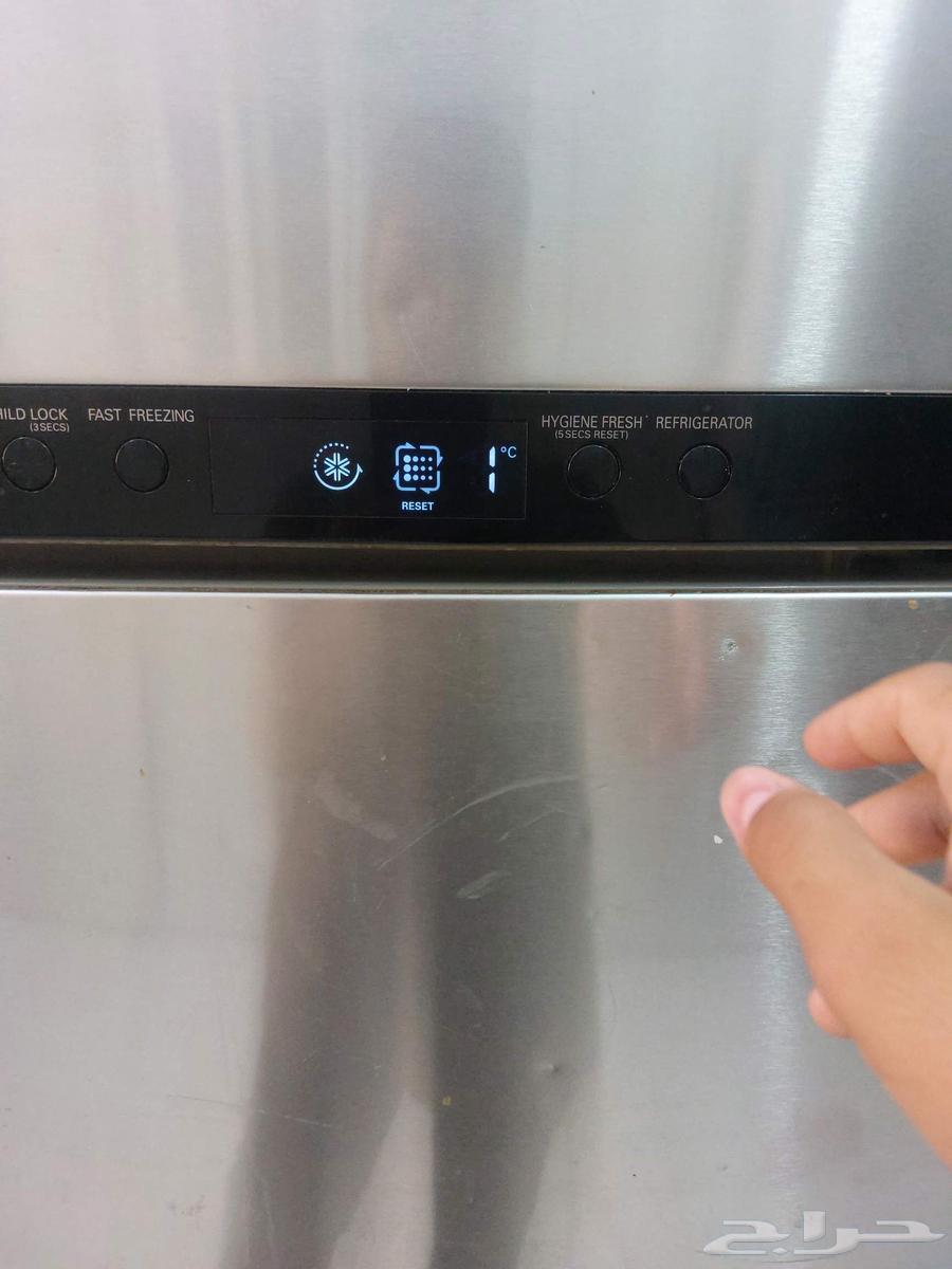 للبيع ثلاجه LG نظيفه جدا استخدام بسيط633343573052181110