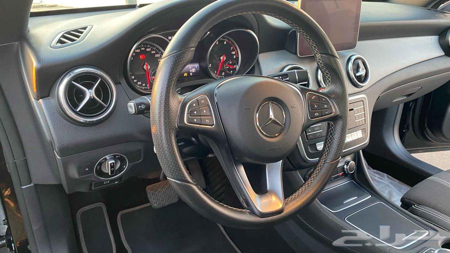 Mercedes 180 Model 201863615698922498113