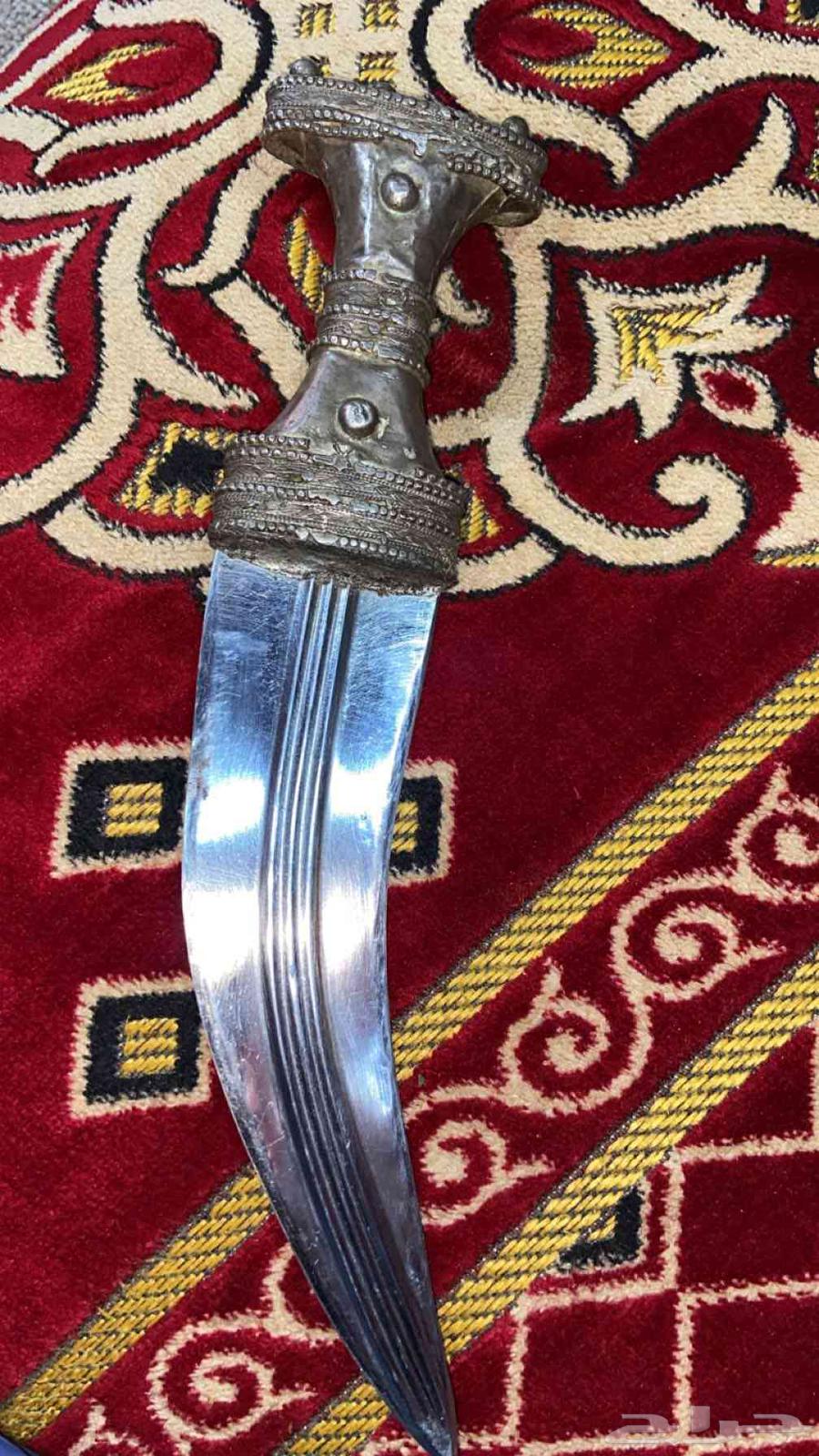 An old silver dagger63618582479489111