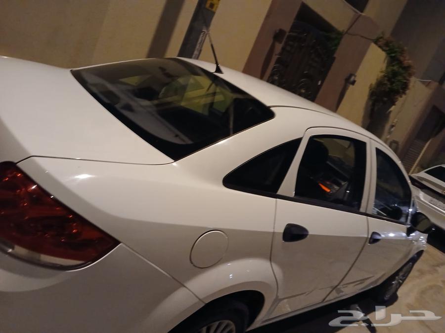 سيارة فيات فئة لينيا موديل 201363625082645635111
