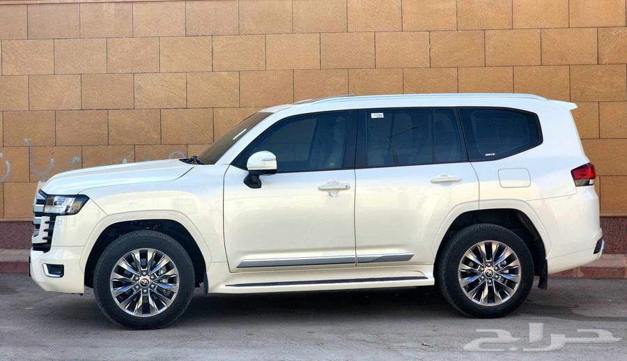 Land Cruiser GXR-3 2023 (Agency Condition)63621478240897114