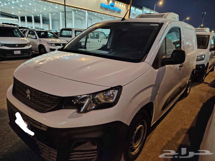 Pajero Refrigerator. Two Meters Under Water63654639955585112