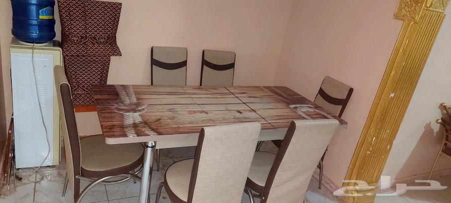 طاولة طعام 6كرسي بحاله جيده انبوبه غاز فاضيه مع المنظم63618588741633111