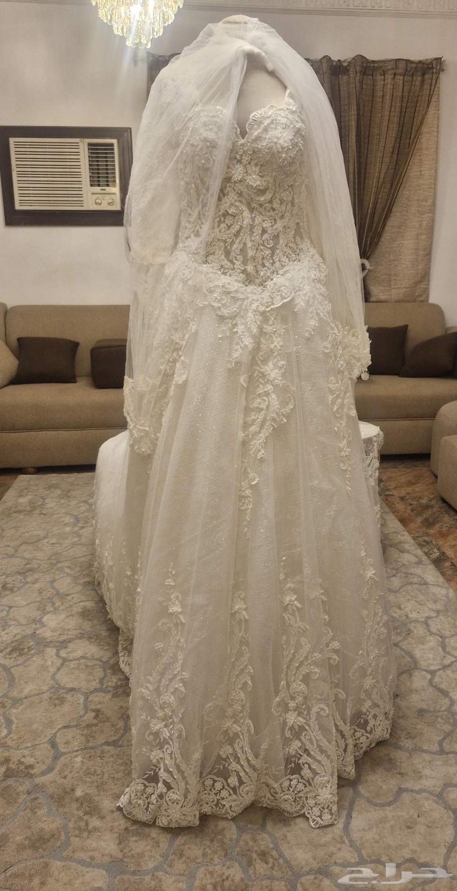 Wedding dress63618572738817111