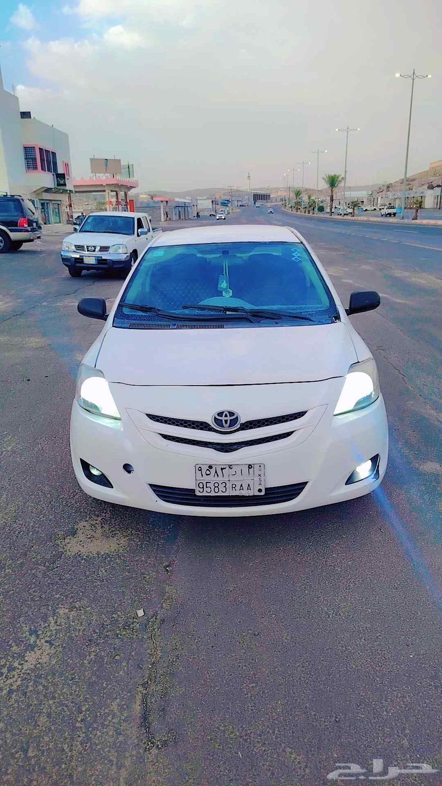 سياره ياريس لي البيع63654896347650110
