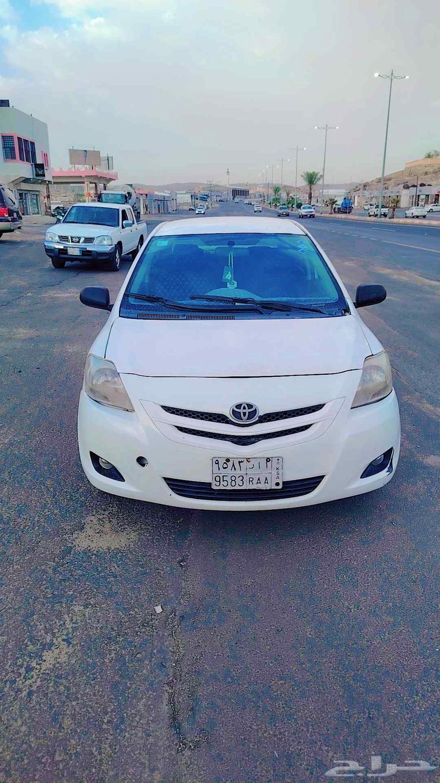 سياره ياريس لي البيع63654896347650111
