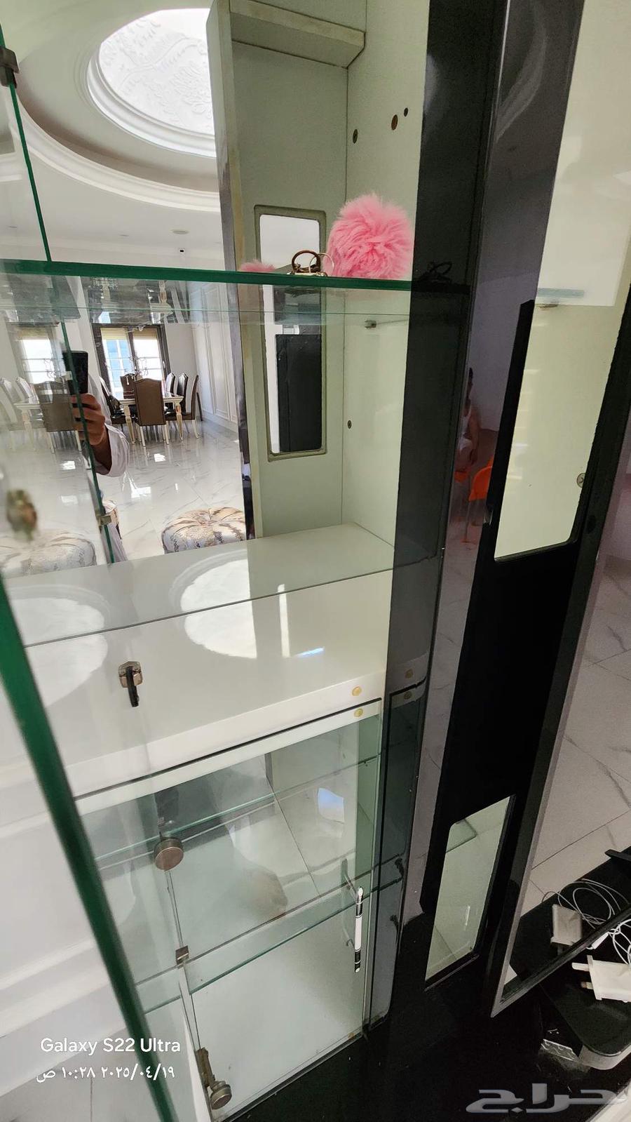 ديكور او قاعده تلفزيون للبيع تكفي شاشه مقاسها 65 بوصه63065203887874112