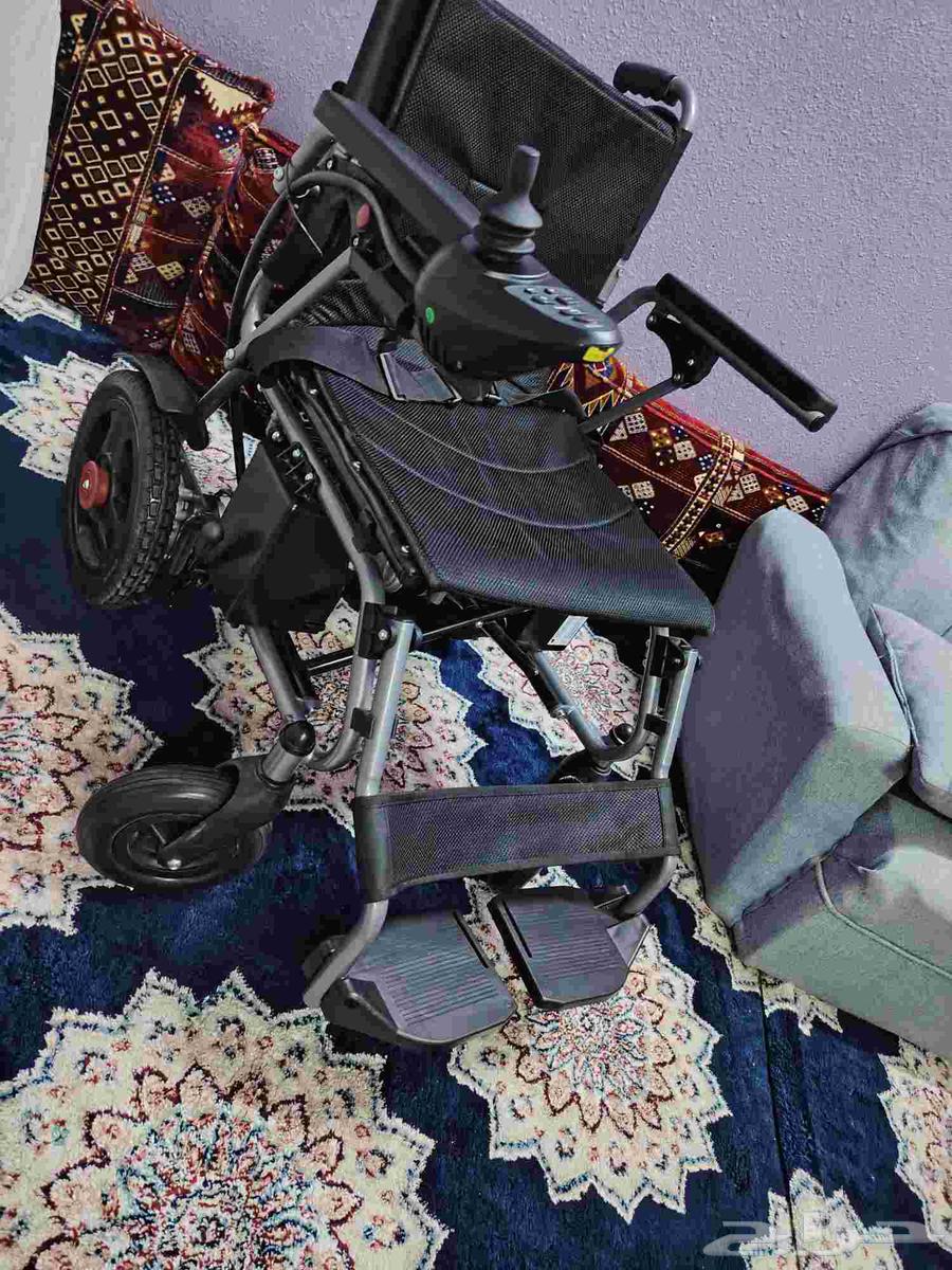كرسي متحرك كهربائي63618767285890113