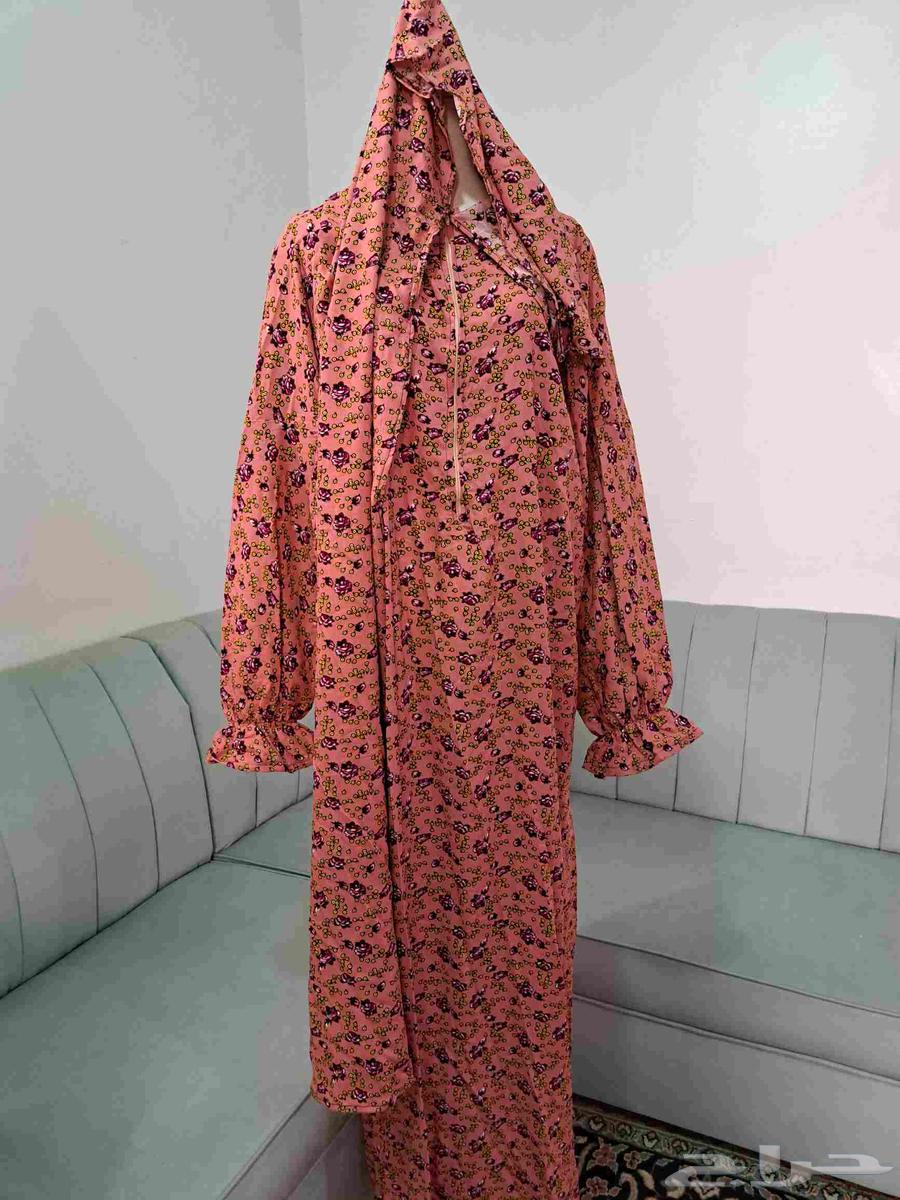 Available women's large-sized prayer cloths, price 50 riyals, and available customization63618873054209111