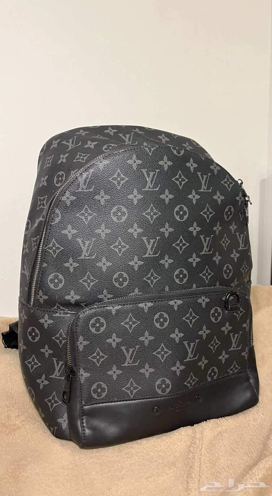 L. V. Bag63618874823043113