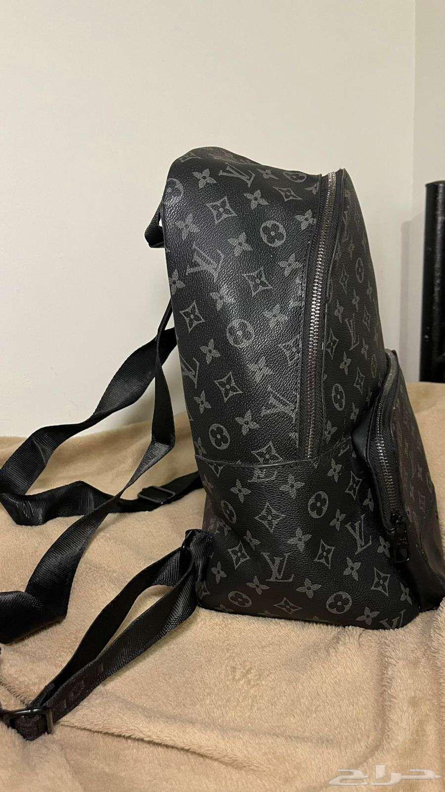 L. V. Bag63618874823043111