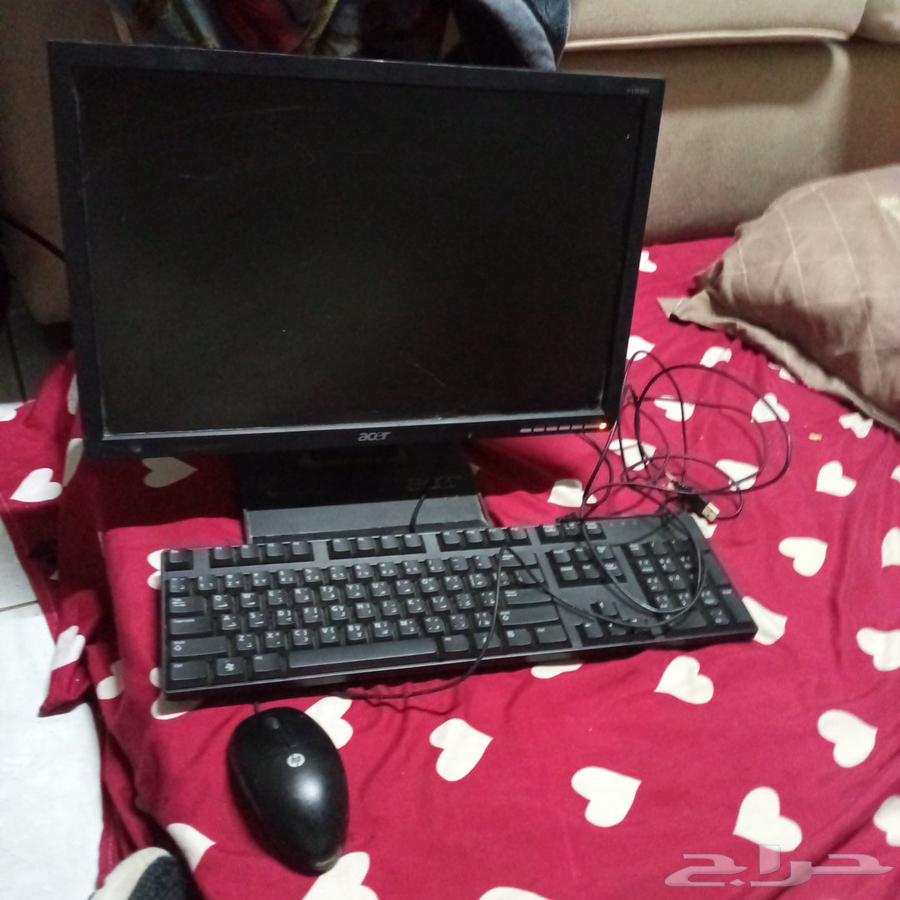 شاشه كمبيوتر مع فاره وا ماوس حالتها زينه زي ما انت شايف63624943003521111