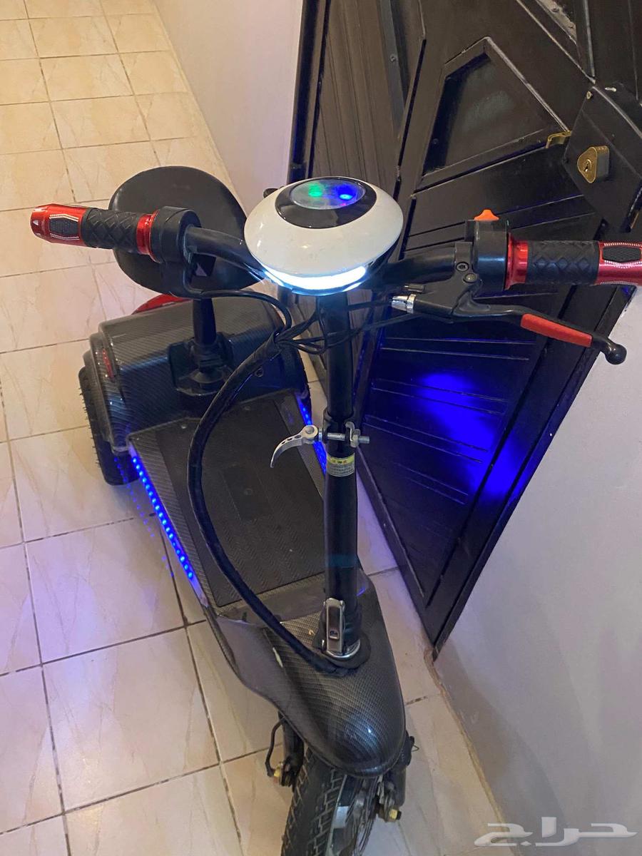 Large scooter63618680941441112