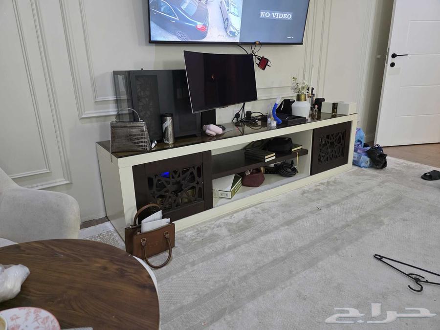 Luxurious Abiyyat TV table63623129104642111