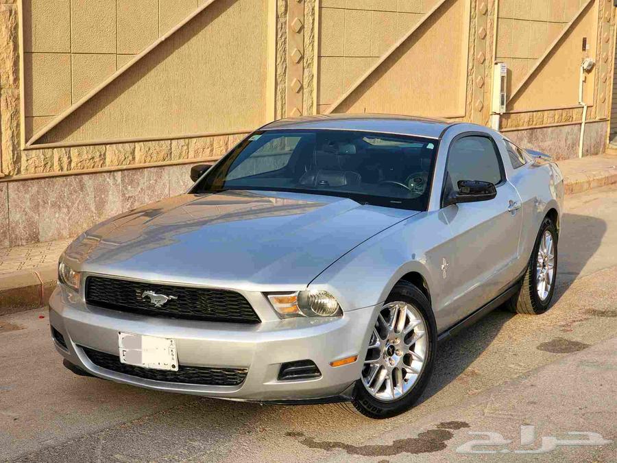 Ford Mustang Premium 2012 (Full Specs)63654920678019111