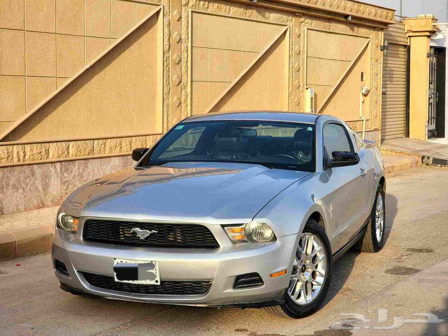 Ford Mustang Premium 2012 (Full Specs)63654920678019112