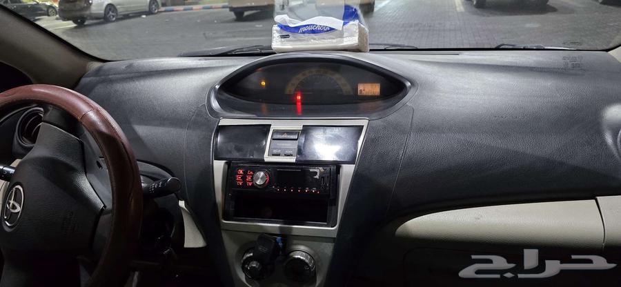 Yaris car .200863655050955138114