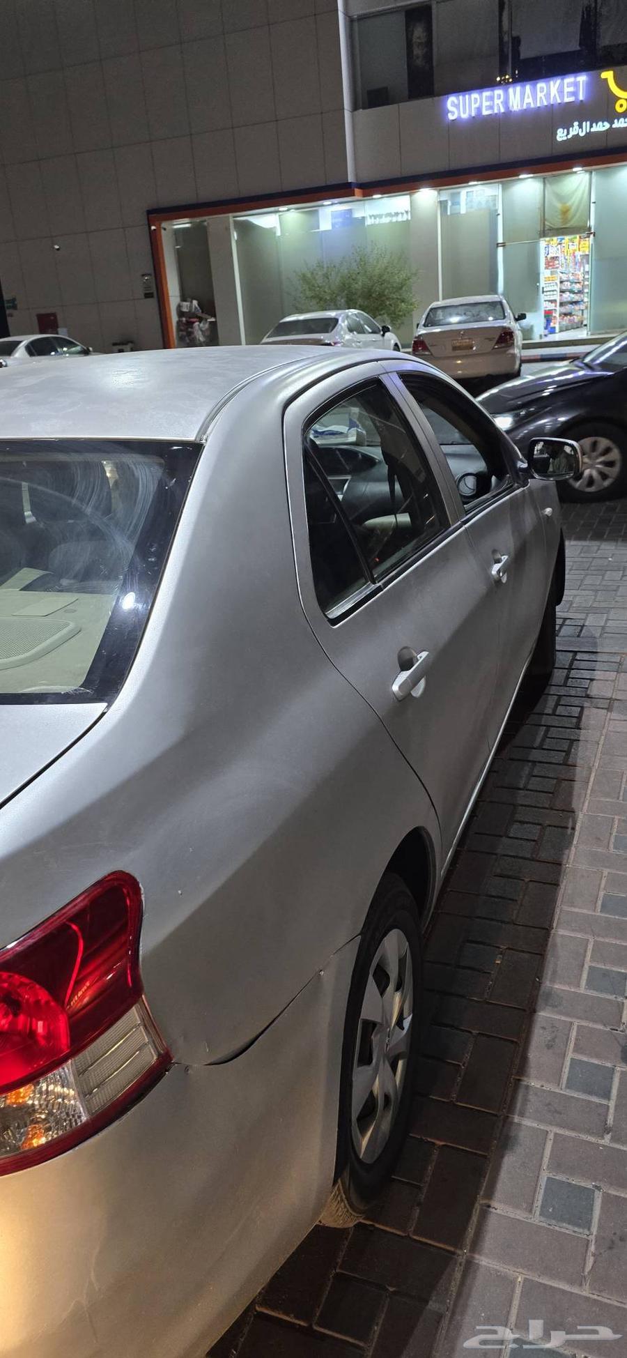 Yaris car .200863655050955138112