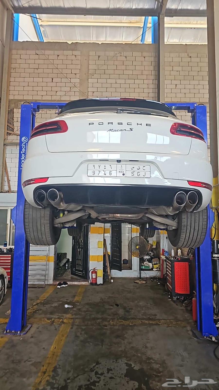 SERVICE CENTRE FOR AUDI PORCSH BENTLEY VW63655160854659110
