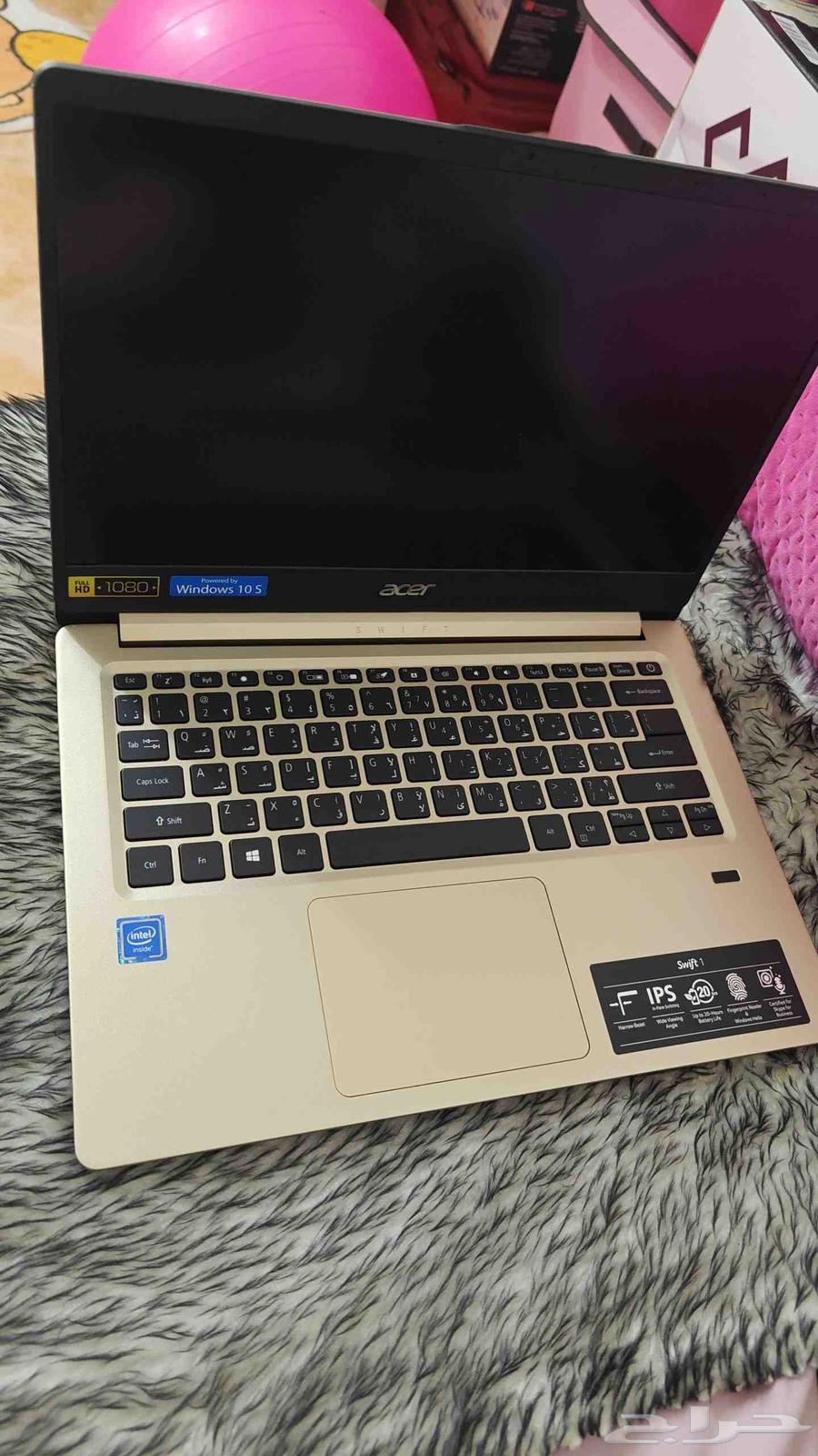 Acer laptop gold, like new63654951133315111