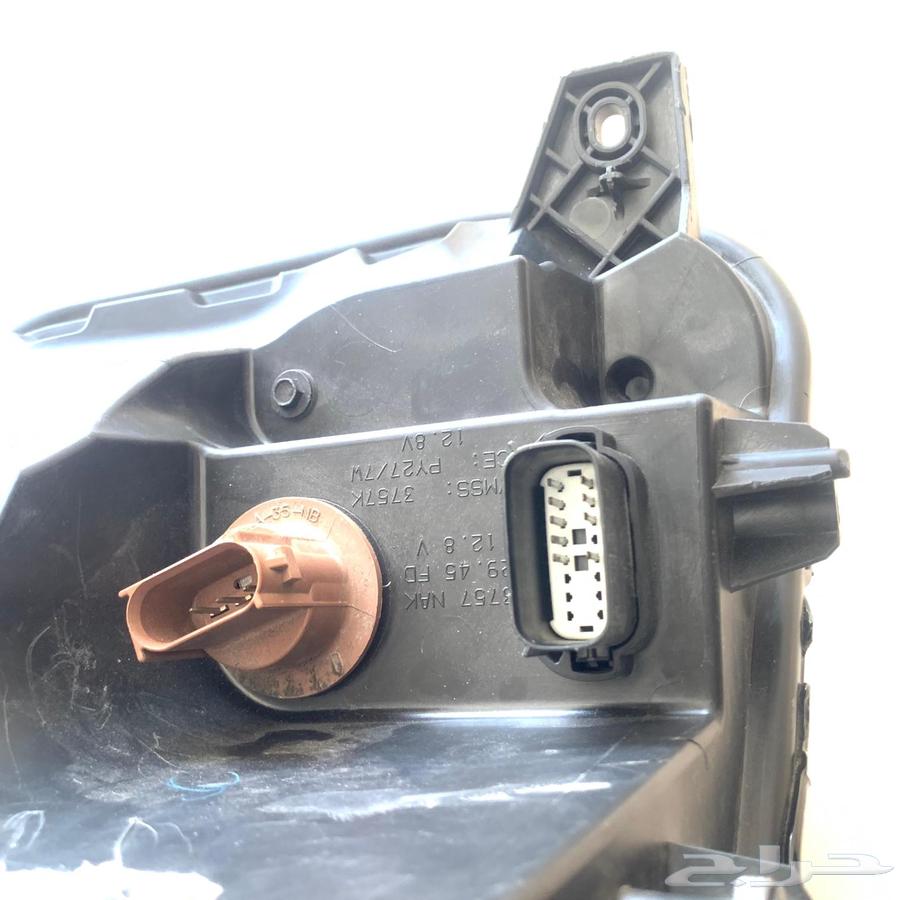 2018 Explorer Full Beam Headlight with Original Adapter, Left Side Agency63655487114369111