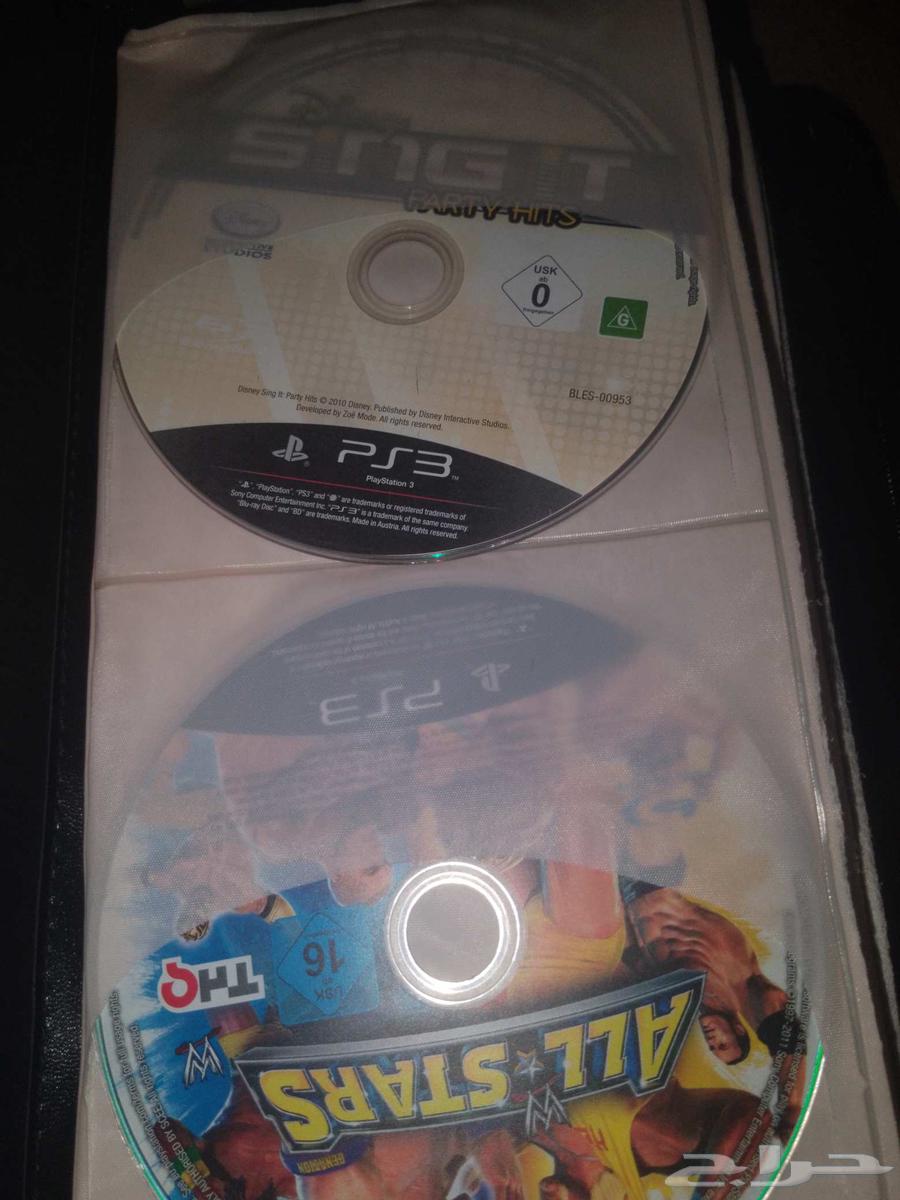 A collection of PlayStation and Xbox plastic cases63389713596545114