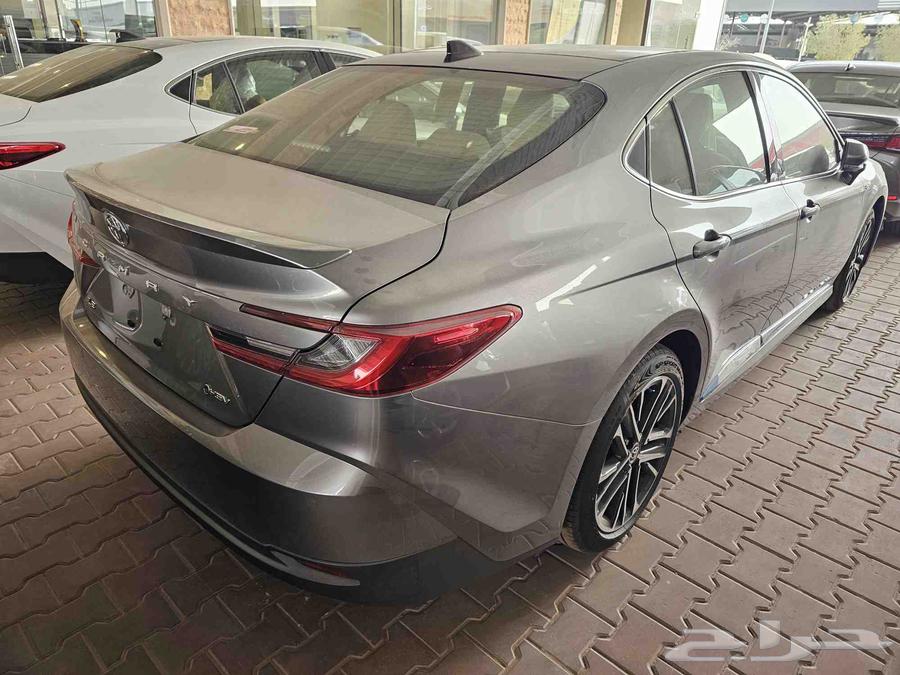 تويوتا كامري ال اي بنسبة 3.5 بالمئة63655179938946112