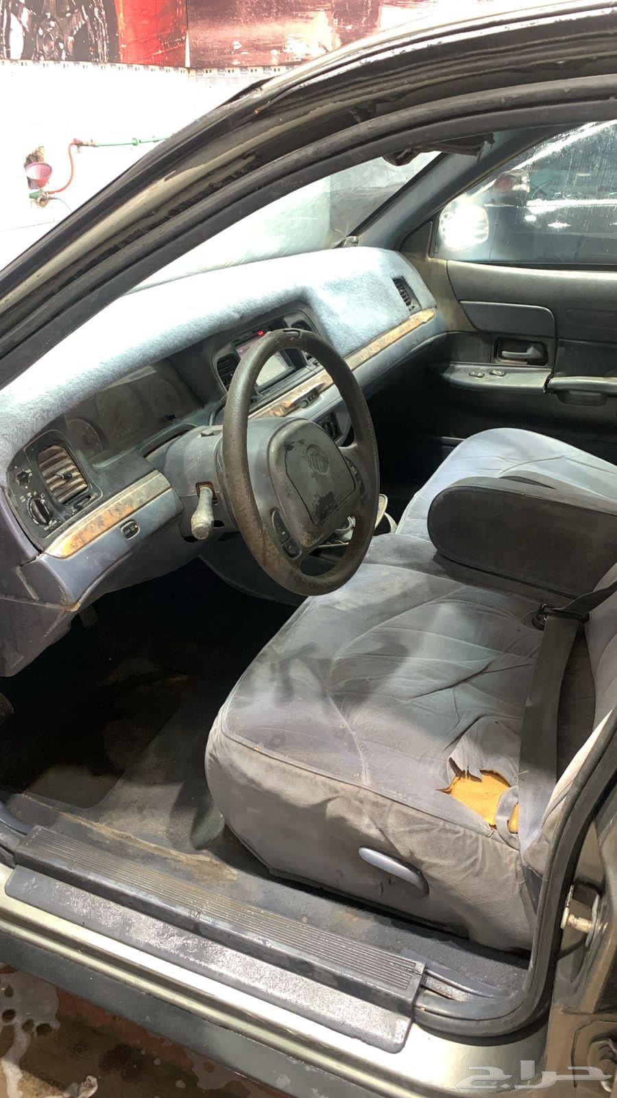 Ford Victoria 1999863655174784770111