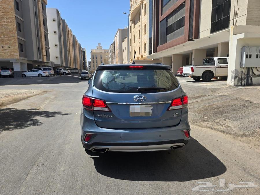 Hyundai Grand Santa Fe Full Option 201763667967215746112